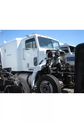 FREIGHTLINER FLD112SD Cab (Shell)