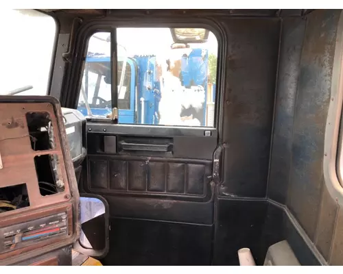 FREIGHTLINER FLD112SD Door Assembly, Front