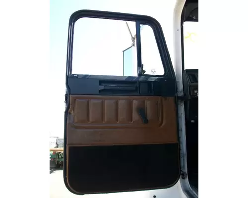 FREIGHTLINER FLD112SD Door Assembly, Front
