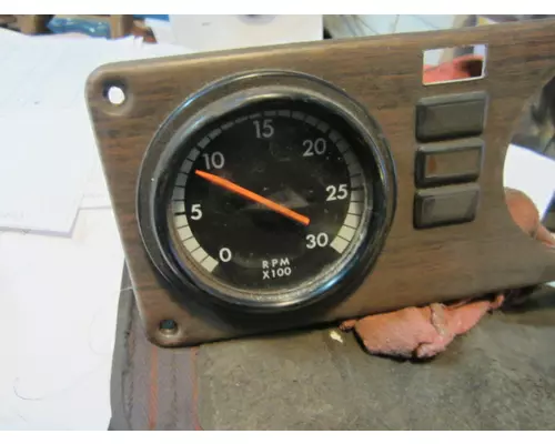 FREIGHTLINER FLD112SD Tachometer