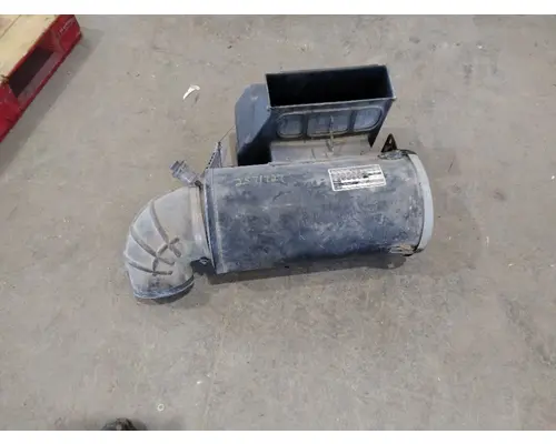 FREIGHTLINER FLD112 AIR CLEANER