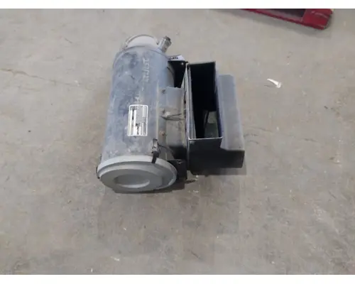 FREIGHTLINER FLD112 AIR CLEANER