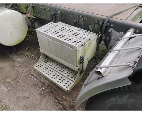 FREIGHTLINER FLD112 Battery Box