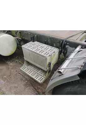 FREIGHTLINER FLD112 Battery Box