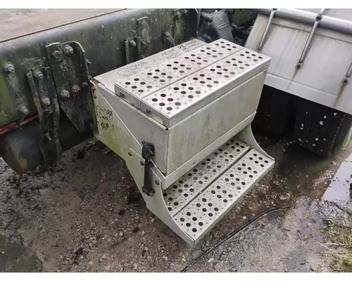 FREIGHTLINER FLD112 Battery Box