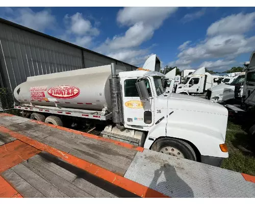 FREIGHTLINER FLD112 Box  Bed