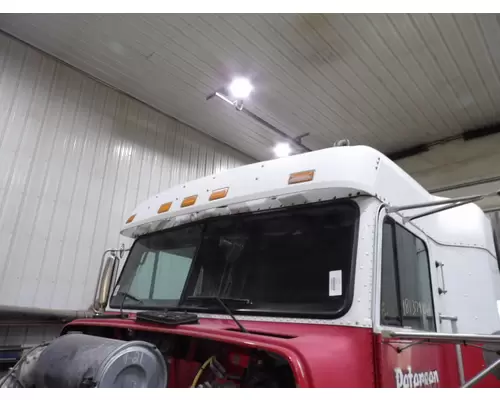 FREIGHTLINER FLD112 CAB CLIP