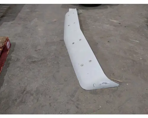 FREIGHTLINER FLD112 CAB CLIP