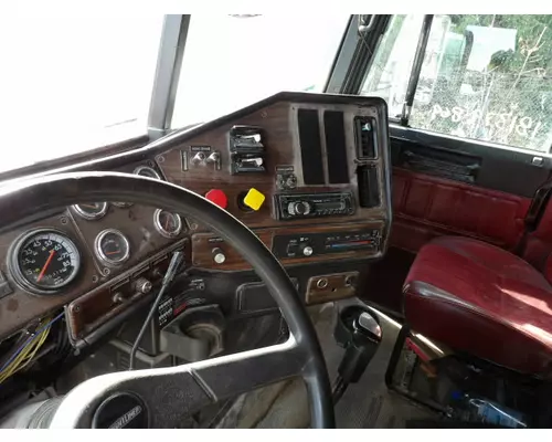 FREIGHTLINER FLD112 CAB