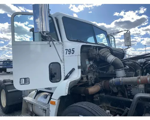 FREIGHTLINER FLD112 Cab Assembly