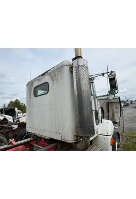 FREIGHTLINER FLD112 Cab