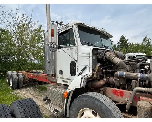 FREIGHTLINER FLD112 Cab