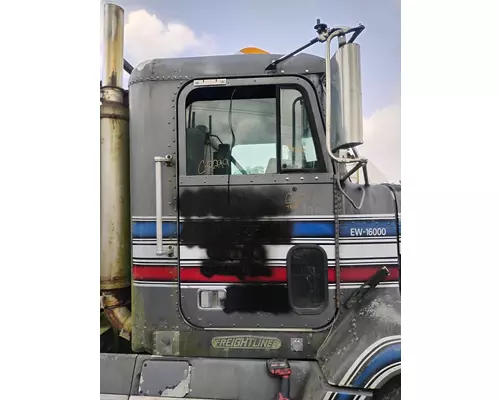 FREIGHTLINER FLD112 Cab