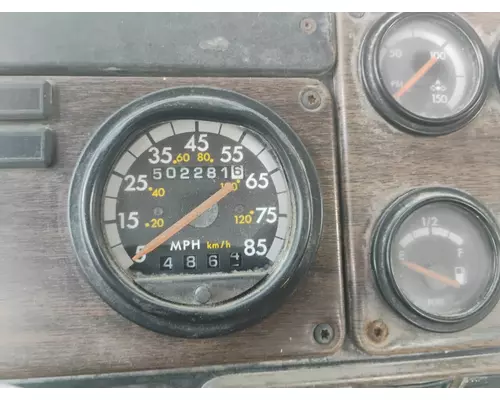 FREIGHTLINER FLD112 Cab