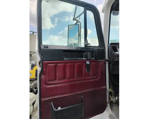 FREIGHTLINER FLD112 Cab