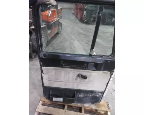 FREIGHTLINER FLD112 DOOR ASSEMBLY, FRONT