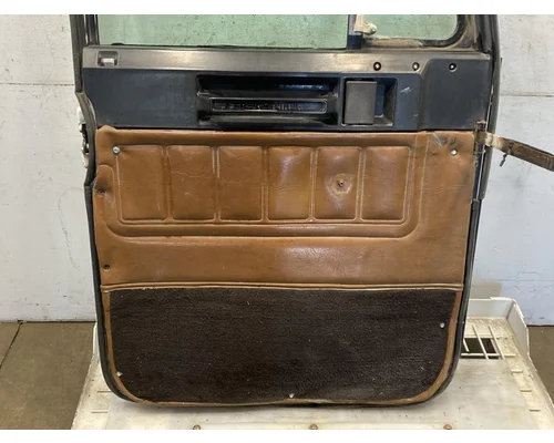 FREIGHTLINER FLD112 Door Assembly, Front