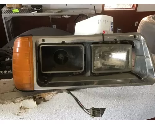 FREIGHTLINER FLD112 HEADLAMP ASSEMBLY