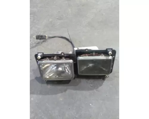 FREIGHTLINER FLD112 HEADLAMP ASSEMBLY