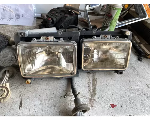 FREIGHTLINER FLD112 Headlamp Assembly