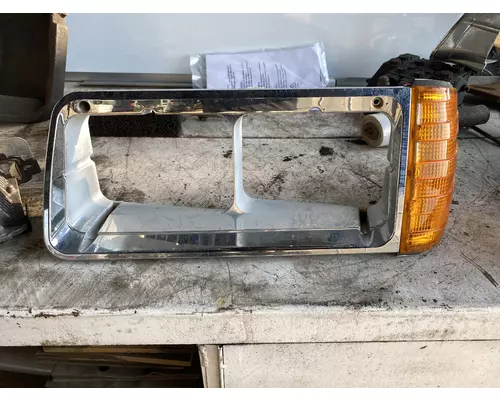 FREIGHTLINER FLD112 Headlamp DoorCover