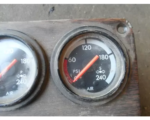 FREIGHTLINER FLD112 Instrument Cluster