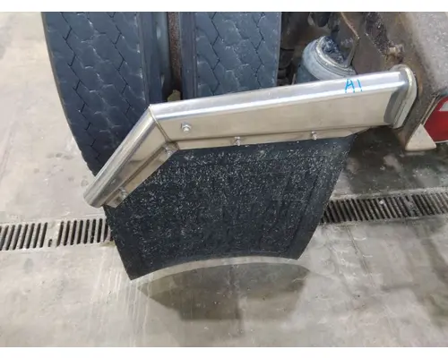 FREIGHTLINER FLD112 MUD FLAP HANGER