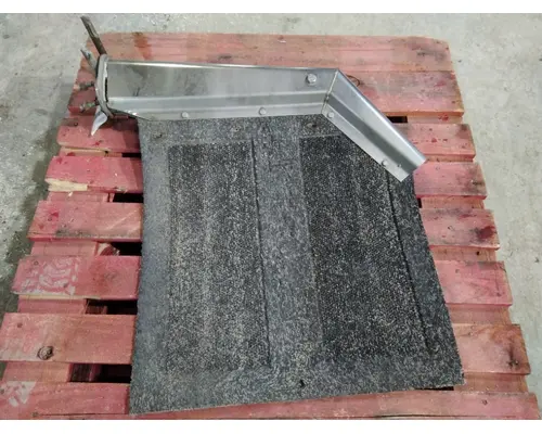 FREIGHTLINER FLD112 MUD FLAP HANGER