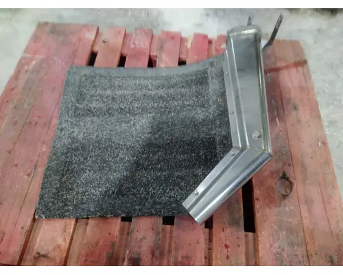 FREIGHTLINER FLD112 MUD FLAP HANGER