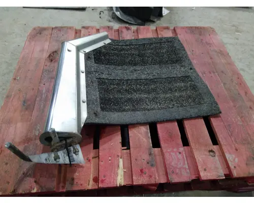 FREIGHTLINER FLD112 MUD FLAP HANGER
