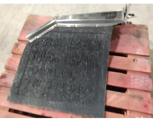 FREIGHTLINER FLD112 MUD FLAP HANGER
