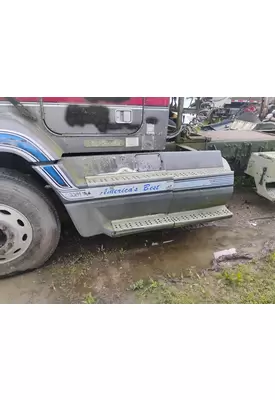 FREIGHTLINER FLD112 Side Fairing