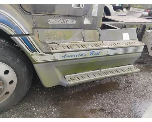 FREIGHTLINER FLD112 Side Fairing