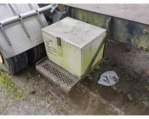 FREIGHTLINER FLD112 Tool Box