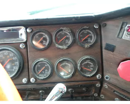 FREIGHTLINER FLD120 / CLASSIC Instrument Cluster