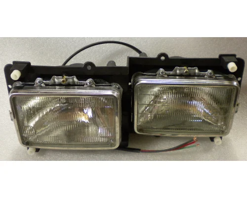 FREIGHTLINER FLD120 1987-2009 HEADLAMP ASSEMBLY