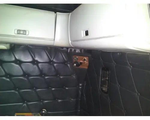 FREIGHTLINER FLD120 CLASSIC CAB