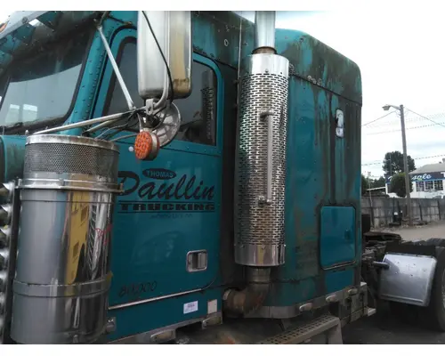 FREIGHTLINER FLD120 CLASSIC CAB