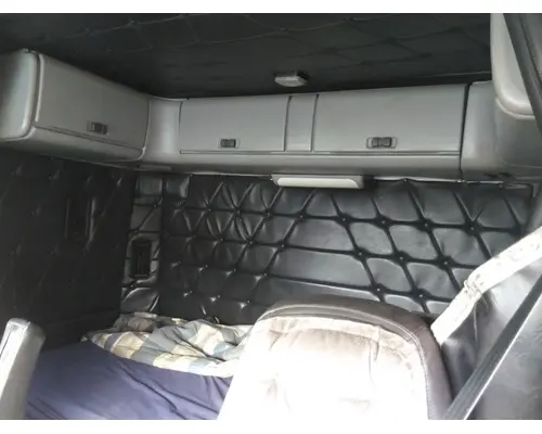 FREIGHTLINER FLD120 CLASSIC CAB