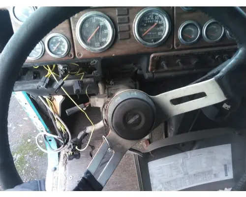 FREIGHTLINER FLD120 CLASSIC CAB