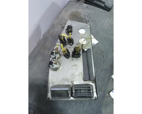 FREIGHTLINER FLD120 CLASSIC DASH PANEL