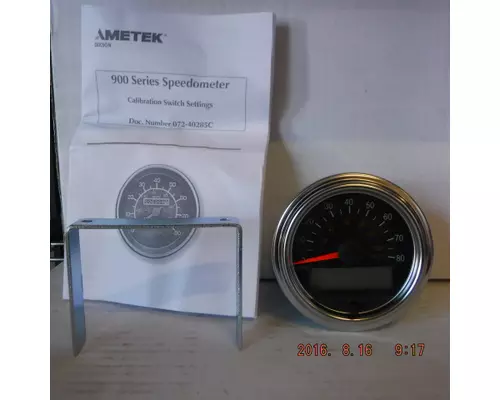 FREIGHTLINER FLD120 CLASSIC GAUGE SPEEDOMETER