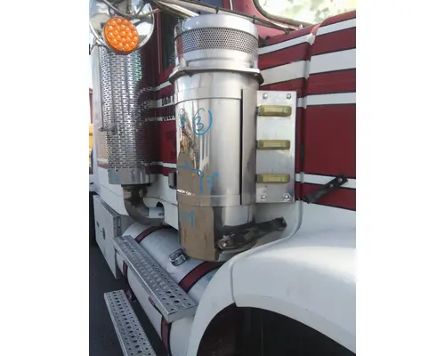 FREIGHTLINER FLD120 SD AIR CLEANER