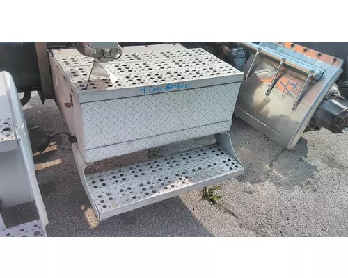 FREIGHTLINER FLD120 SD BATTERY BOX