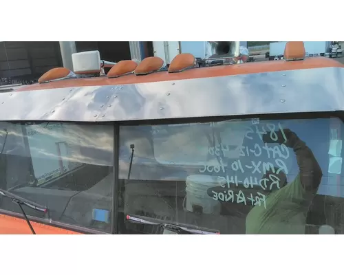 FREIGHTLINER FLD120 SD CAB CLIP