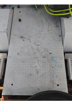 FREIGHTLINER FLD120 SD DECK (CATWALK) STEP