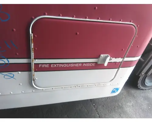FREIGHTLINER FLD120 SD DOOR, COMPARTMENT