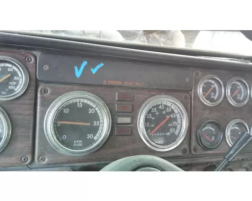 FREIGHTLINER FLD120 SD GAUGE CLUSTER