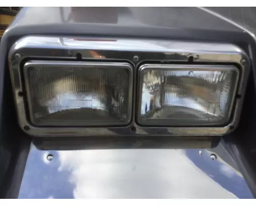 FREIGHTLINER FLD120 SD HEADLAMP ASSEMBLY