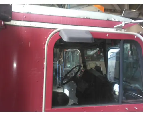 FREIGHTLINER FLD120 SD MIRROR LOOK DOWN